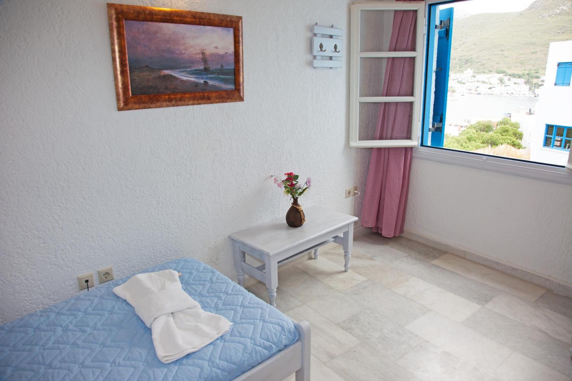 St.George Valsamitis Hotel Катапола Стая снимка